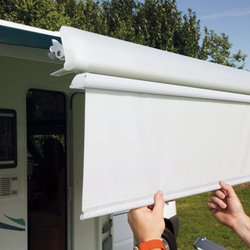 Přední stínění Dometic Rollo 2,6 m Bílá